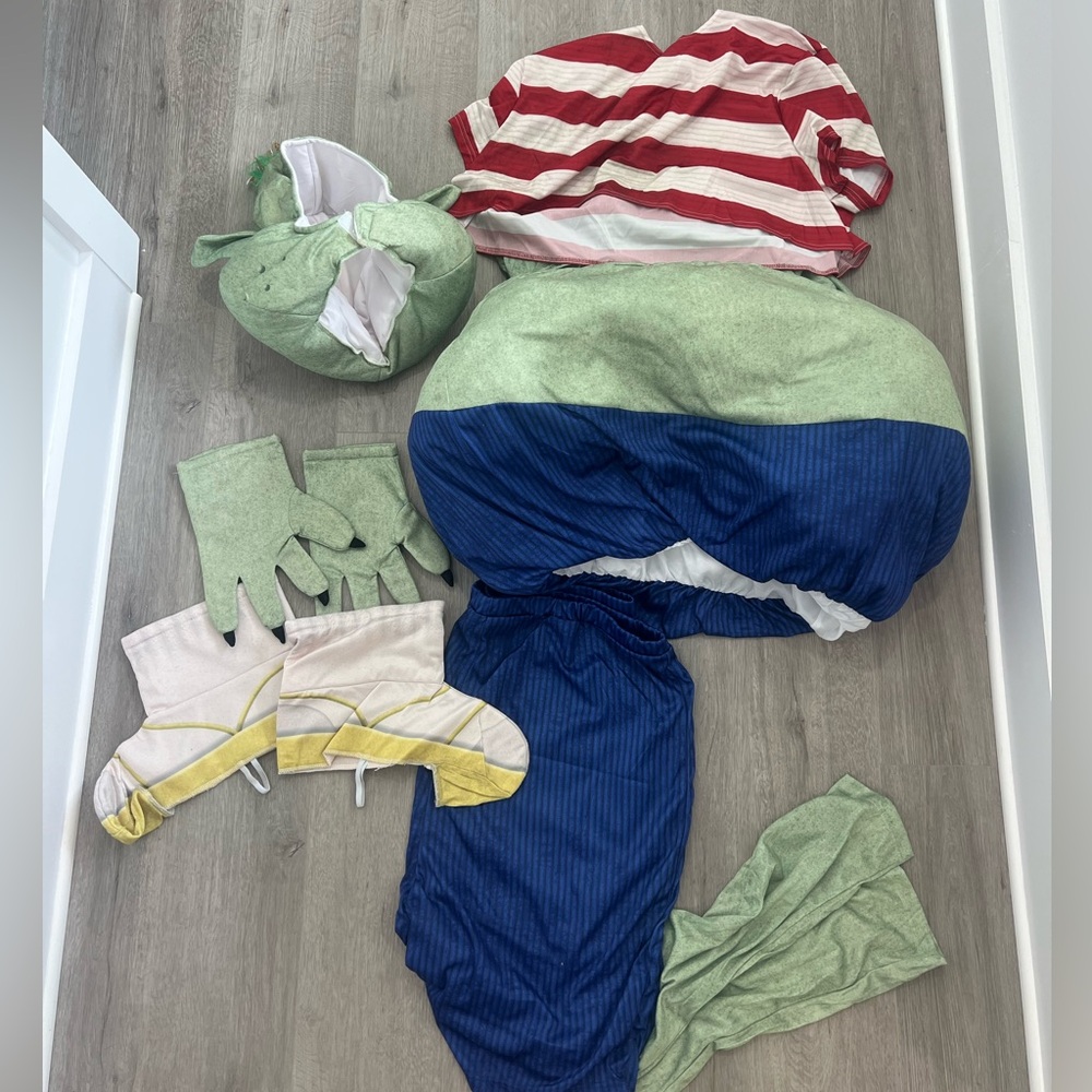 Striped Costume Set with Accessories